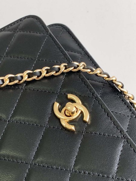 Chanel AP3504 Woc Wallet On Chain lambskin Imitation Pearls Strass & Gold Black - Image 4