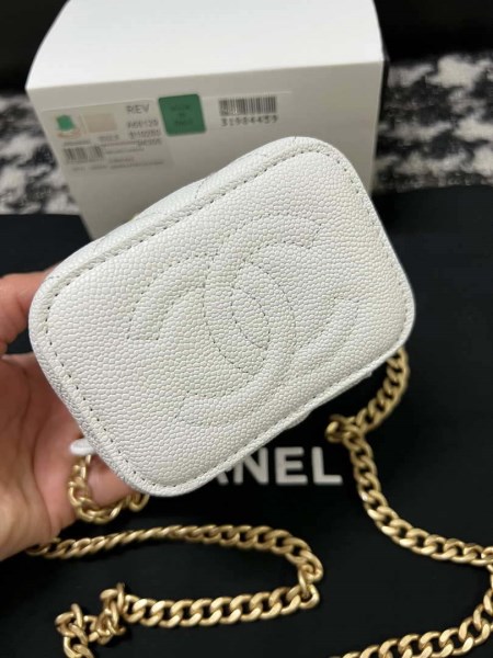 Chanel AP3203 Clutch With Chain Grained Calfskin White - Image 2