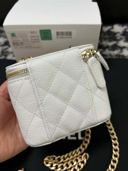 Chanel AP3203 Clutch With Chain Grained Calfskin White - Image 3