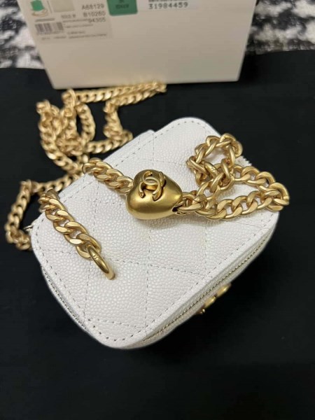 Chanel AP3203 Clutch With Chain Grained Calfskin White - Image 5