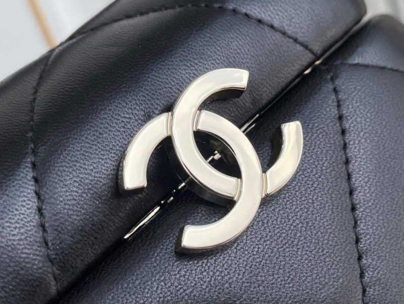 Chanel AS2630 Small Vanity Case Lambskin Black - Image 5