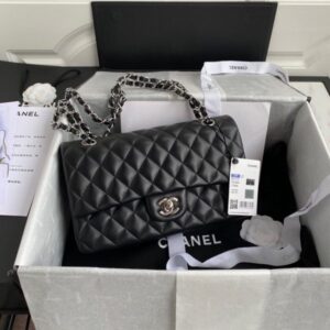 Chanel A01112 CF Quilted Classic Flap Bag in Grainy Lambskin Black