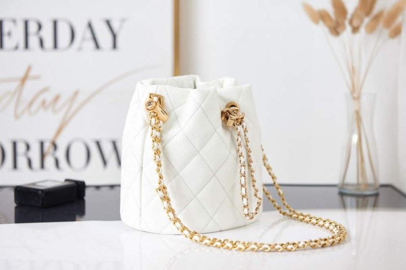 Chanel AS2859 Bucket Bag Shoulder Bag Shiny Grained Calfskin White - Image 2