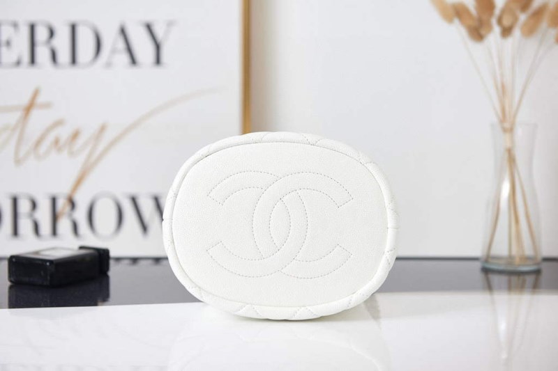 Chanel AS2859 Bucket Bag Shoulder Bag Shiny Grained Calfskin White - Image 5