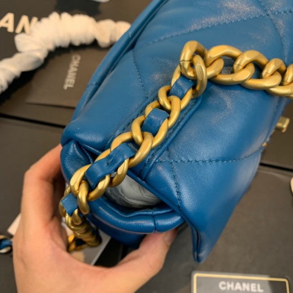Chanel As1160 Chanel 19 Handbag Flap Lambskin dark blue - Image 5