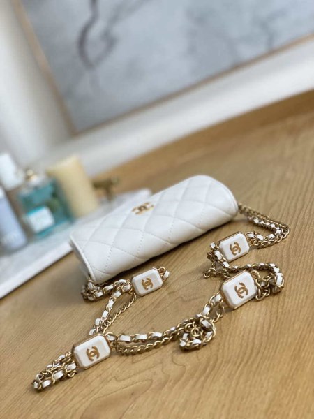 Chanel A68098 Mini Flap Bag Lambskin Onyx Small Square Stewardess Bag White - Image 4
