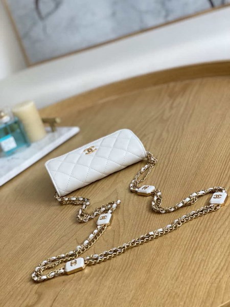 Chanel A68098 Mini Flap Bag Lambskin Onyx Small Square Stewardess Bag White - Image 5