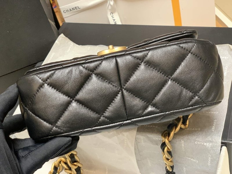 Chanel AS3206 Small Flap bag lambskin gold Black - Image 5