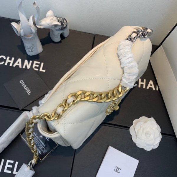 Chanel As1160 Chanel 19 Handbag Flap Lambskin Beige - Image 4