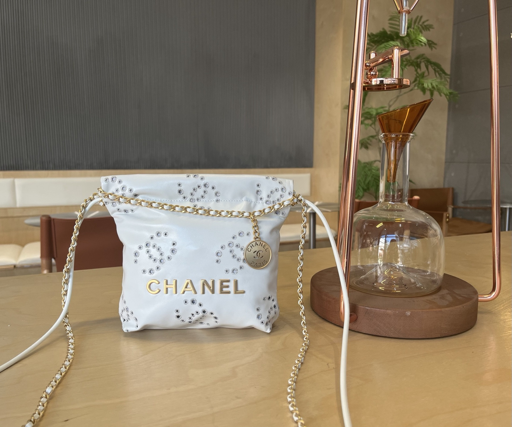 Celebrity Favourite: Chanel Shoulder Bags in Street Style