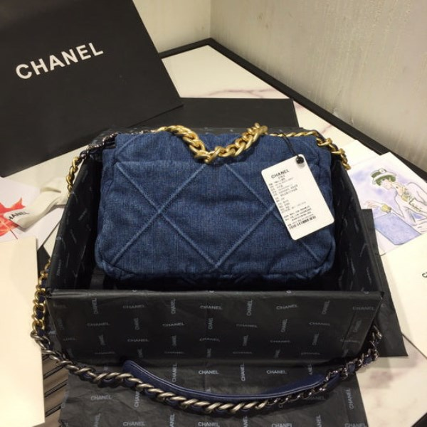Vintage vs New Chanel Bags: Which is Right for You?