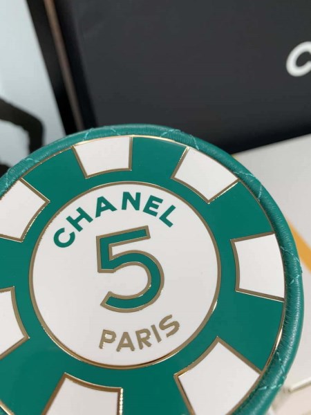 Chanel Ap3704 Clutch With Chain Lambskin Enamel & Gold-Tone Metal Green & White - Image 3