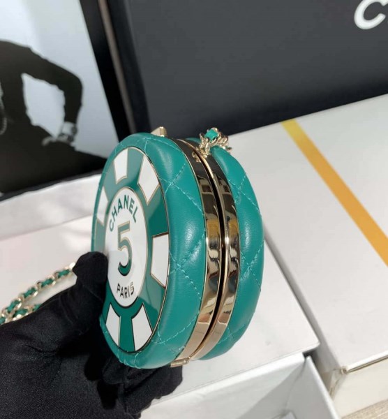 Chanel Ap3704 Clutch With Chain Lambskin Enamel & Gold-Tone Metal Green & White - Image 4