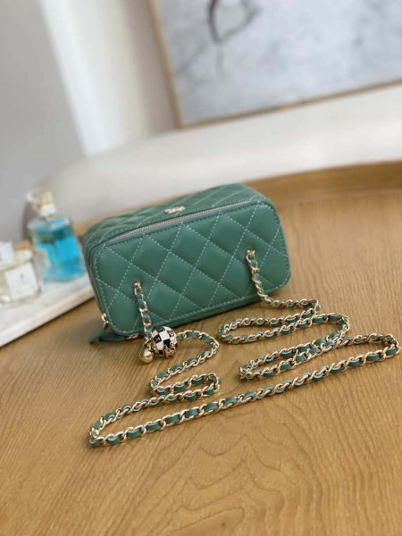 Chanel A81242 Vanity with chain Lambskin Gold football Light Green - Image 3