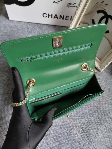 Chanel A80982 Lambskin Wallet On Chain With Gold Green - Image 3