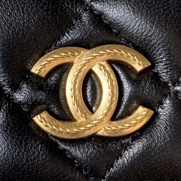Chanel AP3385 Woc Flap Phone Holder With Chain Lambskin Black Gold - Image 2