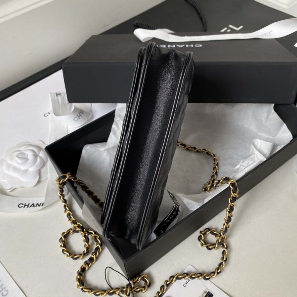 Chanel AP3385 Woc Flap Phone Holder With Chain Lambskin Black Gold - Image 4