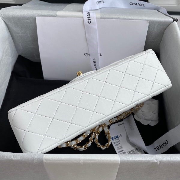 Chanel A01112 CF Quilted Classic Flap Bag in Grainy Lambskin White - Image 4