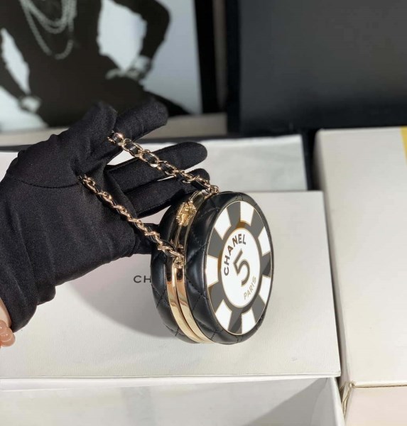 Chanel Ap3704 Clutch With Chain Lambskin Enamel & Gold-Tone Metal Black & White - Image 2