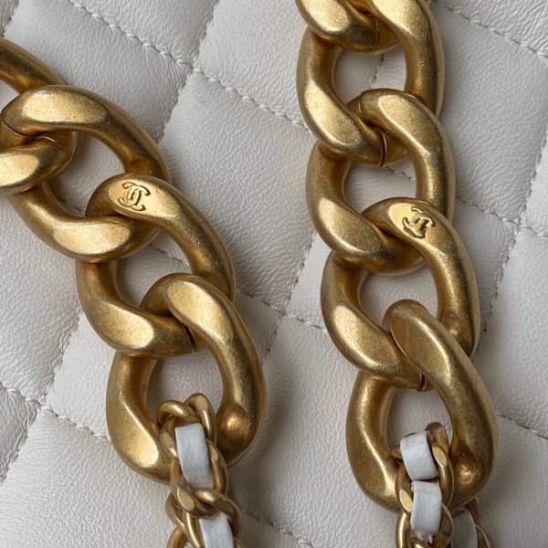 Chanel AS3112 Hobo Handbag Lambskin White - Image 3