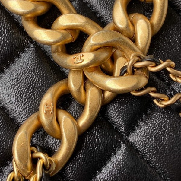 Chanel AS3112 Hobo Handbag Lambskin Black - Image 3