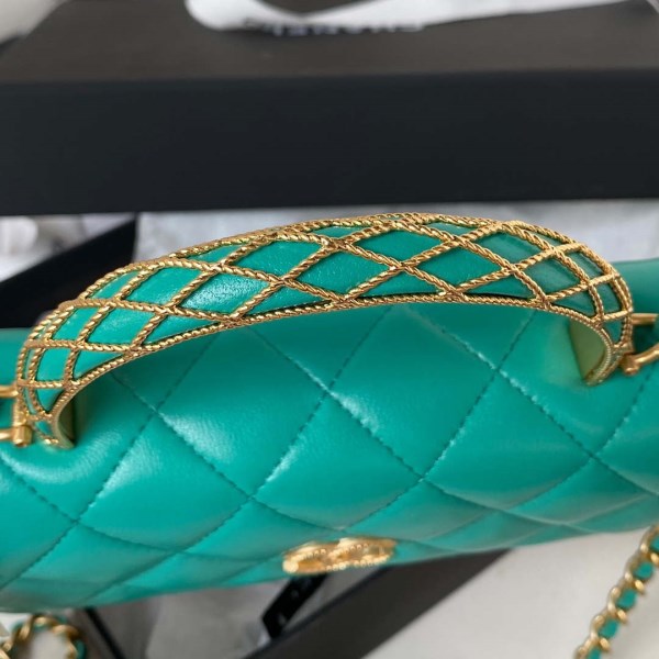 Chanel AP3385 Woc Flap Phone Holder With Chain Lambskin Green Gold - Image 3