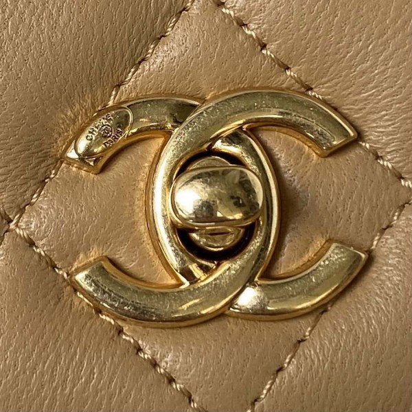 Chanel AP3504 Woc Wallet On Chain lambskin Imitation Pearls Strass & Gold Apricot - Image 2