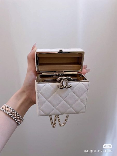 Chanel AP2656 Small box with chain lambskin White - Image 2
