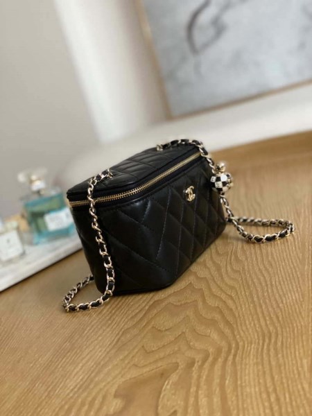 Chanel A81242 Vanity with chain Lambskin Gold football Black - Image 2