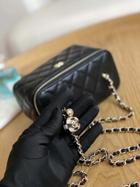 Chanel A81242 Vanity with chain Lambskin Gold football Black - Image 3