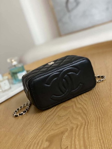 Chanel A81242 Vanity with chain Lambskin Gold football Black - Image 5