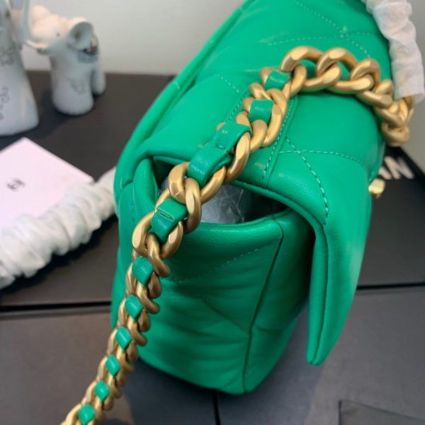 Chanel As1160 Chanel 19 Handbag Flap Lambskin Green - Image 4
