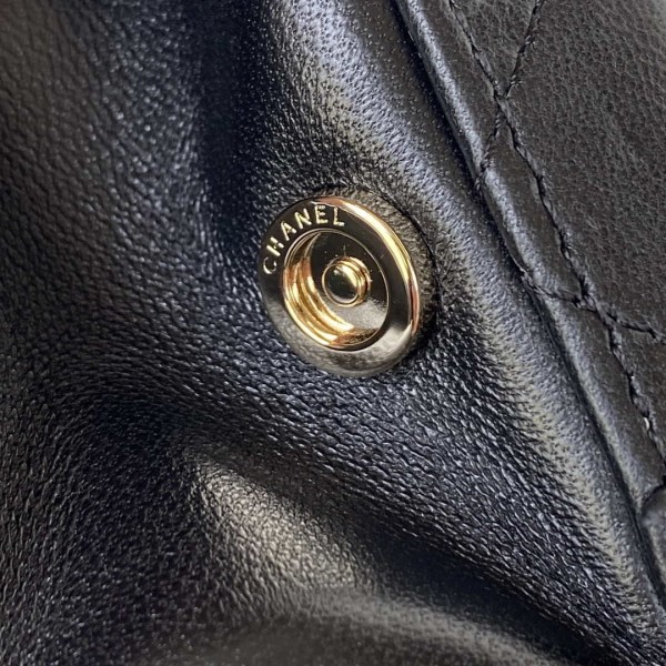 Chanel AS3344 Small Vanity Case Calfskin & Gold-Tone Metal Black - Image 4