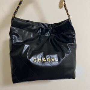 Chanel Black Quilted Shiny Calfskin 22 Bag257058